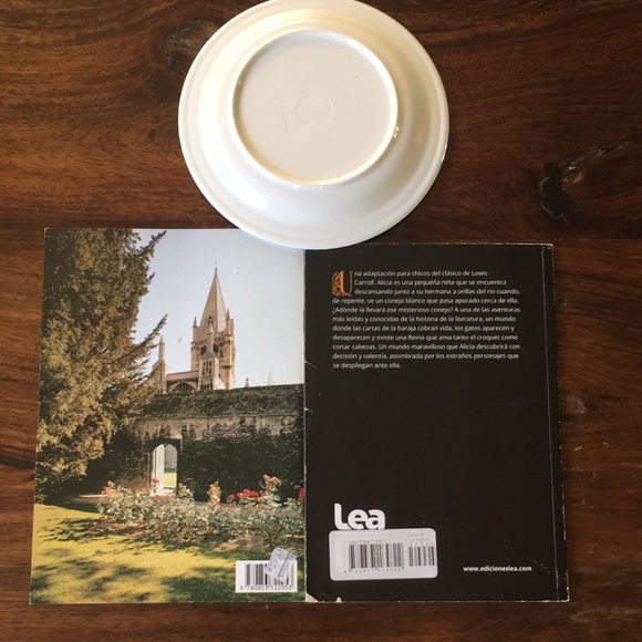 3 Alice in Wonderland Unique Bundle: 2 Used Books + 1 Melamine Plate - Picture 2 of 15